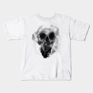 The smoky skull Kids T-Shirt